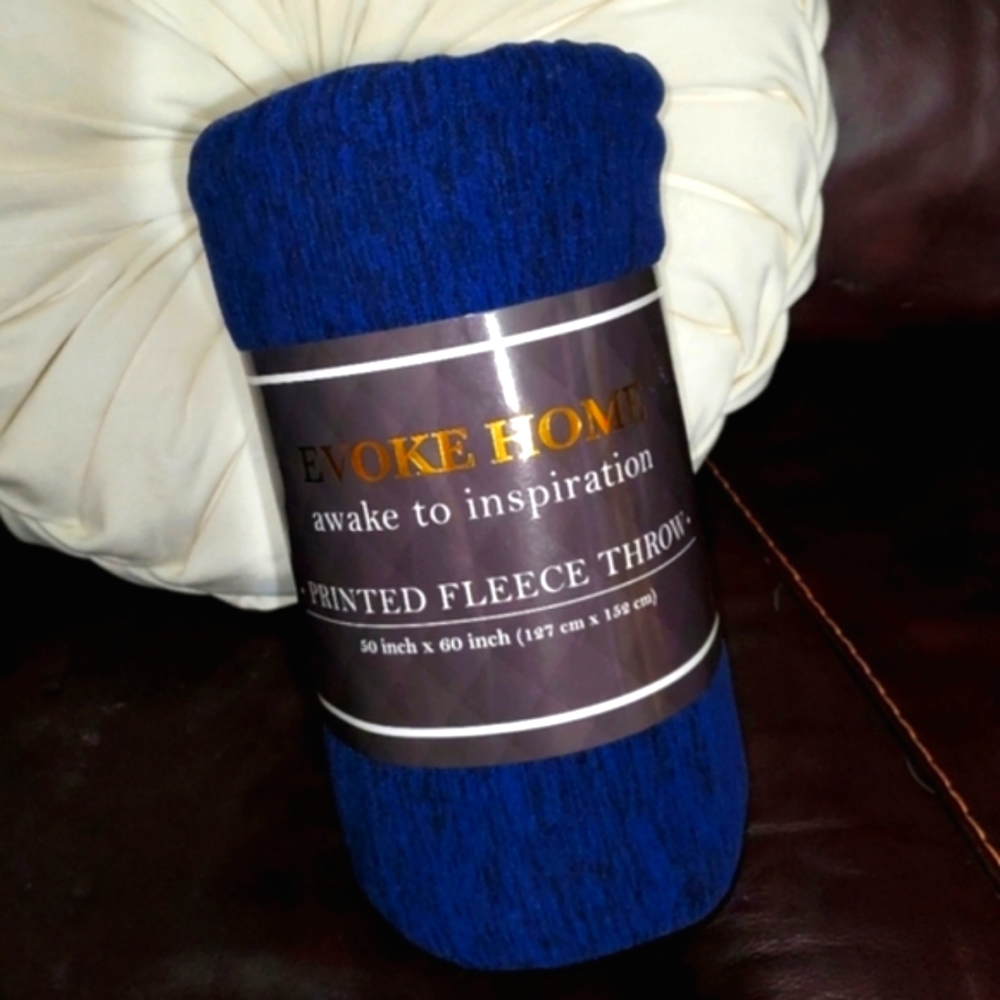 ❌❌SOLD❌❌ Lightweight FLEECE THROW Cobalt So Soft! Great 🎁 Gift Idea